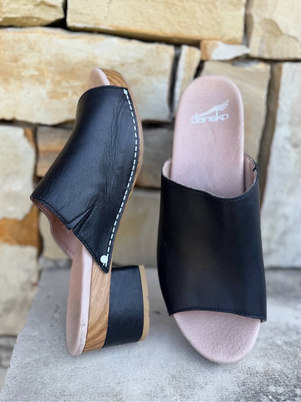 Dansko Maci Black Leather Clog Mules with Wood-Look Heel Sz-40. (US 9.5-10). K